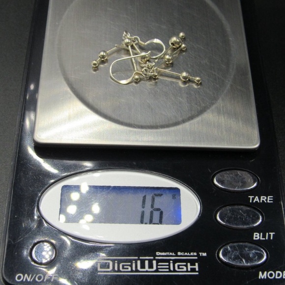 EUC Pre-loved Women’s 926 sterling silver earrings. - Picture 5 of 5